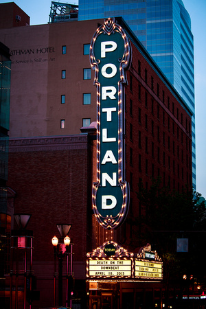 Portland Sign / Across Street w/ Zoom