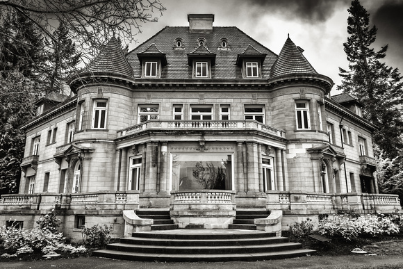 Pittock Mansion B&W